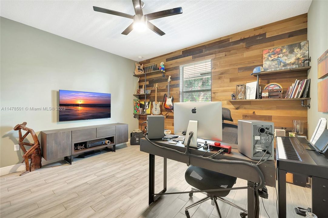 Recently Sold: $489,900 (4 beds, 2 baths, 2227 Square Feet)