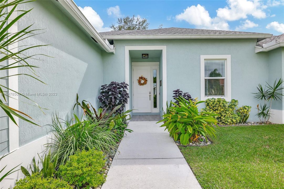 Recently Sold: $489,900 (4 beds, 2 baths, 2227 Square Feet)