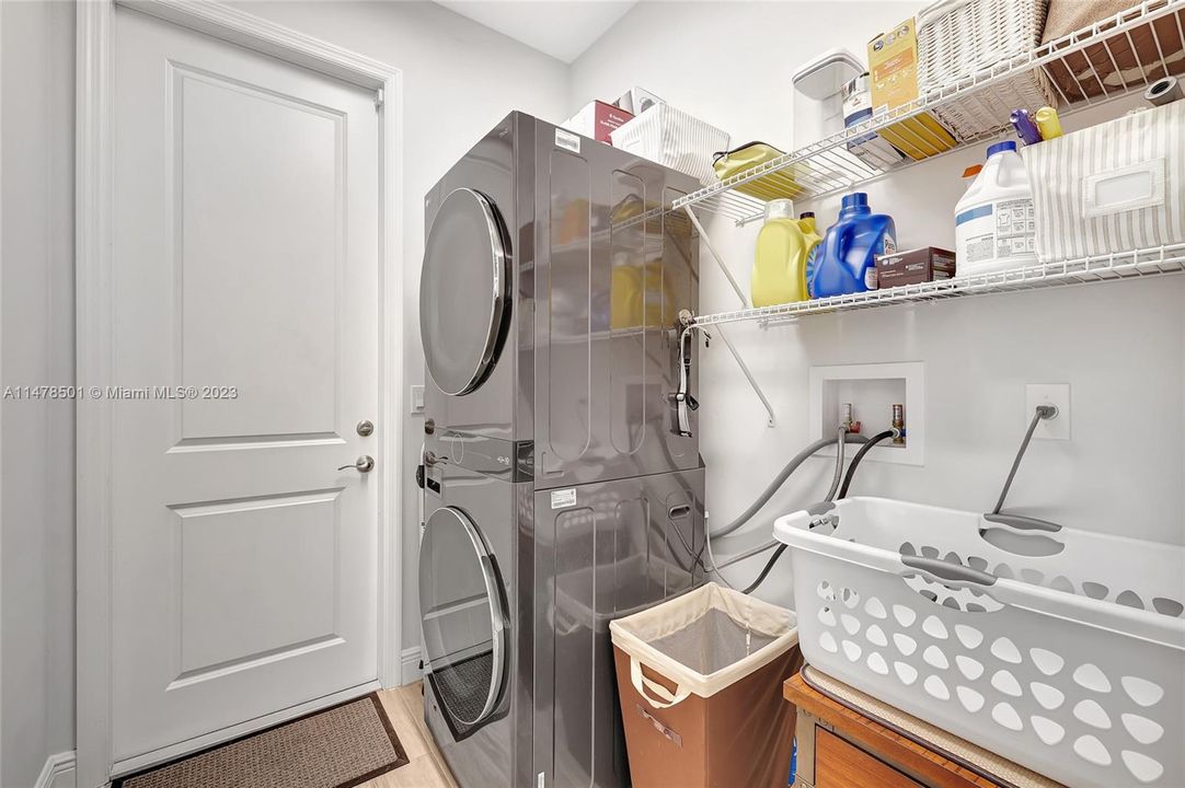 Recently Sold: $489,900 (4 beds, 2 baths, 2227 Square Feet)