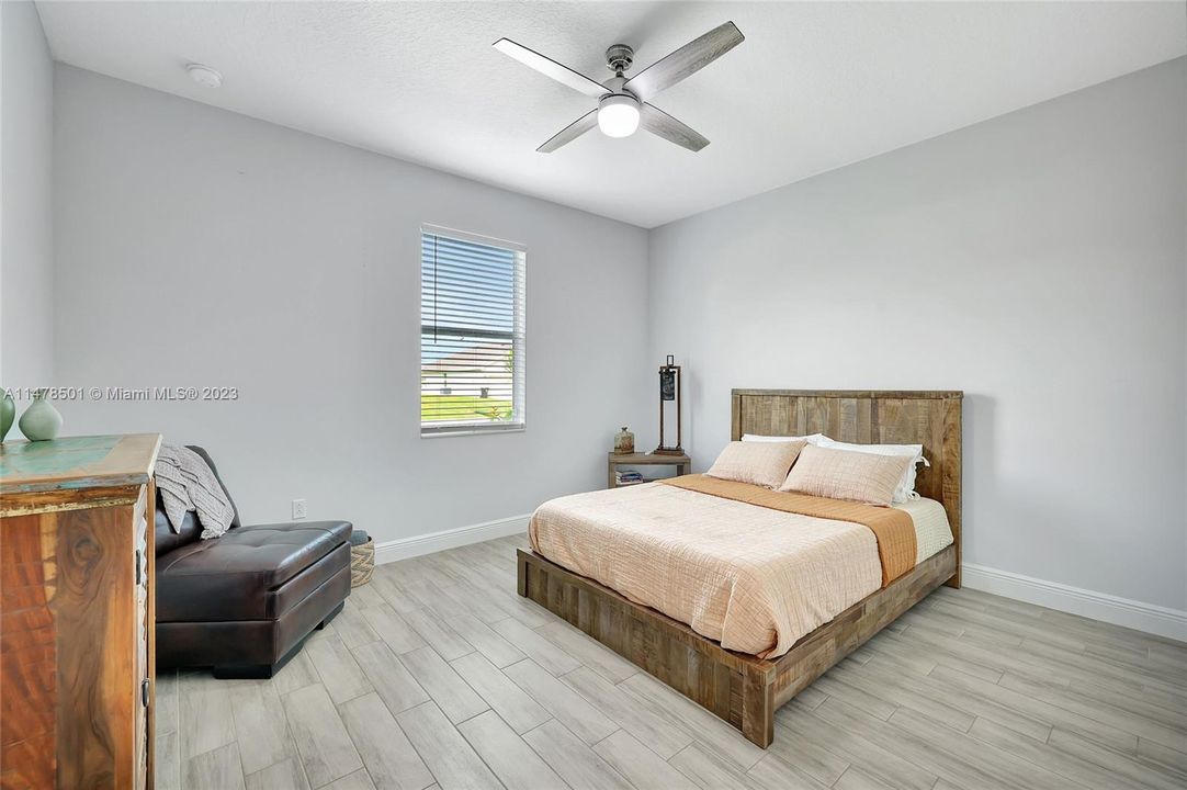 Recently Sold: $489,900 (4 beds, 2 baths, 2227 Square Feet)