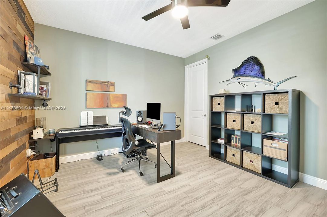 Recently Sold: $489,900 (4 beds, 2 baths, 2227 Square Feet)