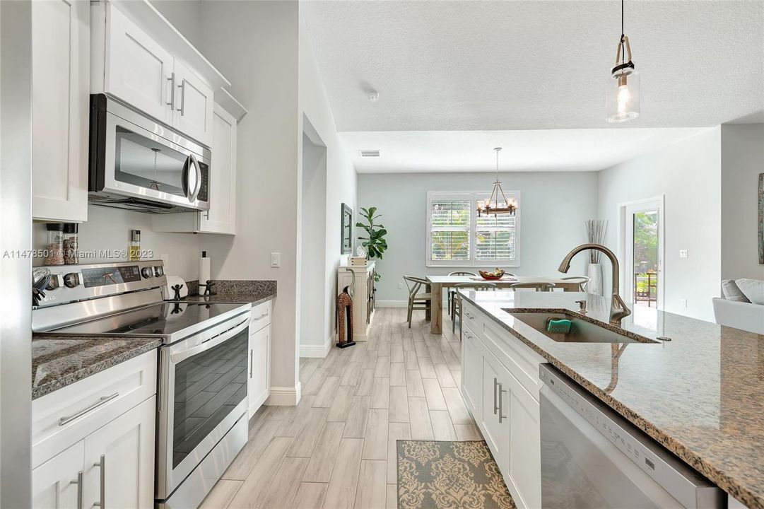 Recently Sold: $489,900 (4 beds, 2 baths, 2227 Square Feet)