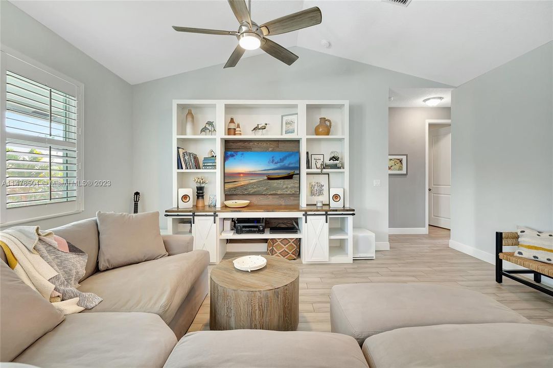 Recently Sold: $489,900 (4 beds, 2 baths, 2227 Square Feet)