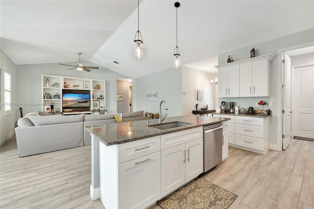 Recently Sold: $489,900 (4 beds, 2 baths, 2227 Square Feet)