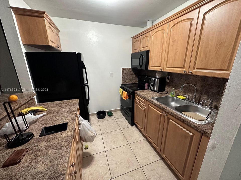 Recently Sold: $779,000 (0 beds, 0 baths, 1800 Square Feet)