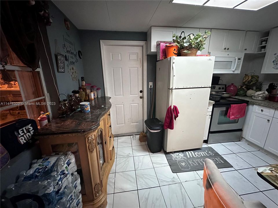 Recently Sold: $779,000 (0 beds, 0 baths, 1800 Square Feet)