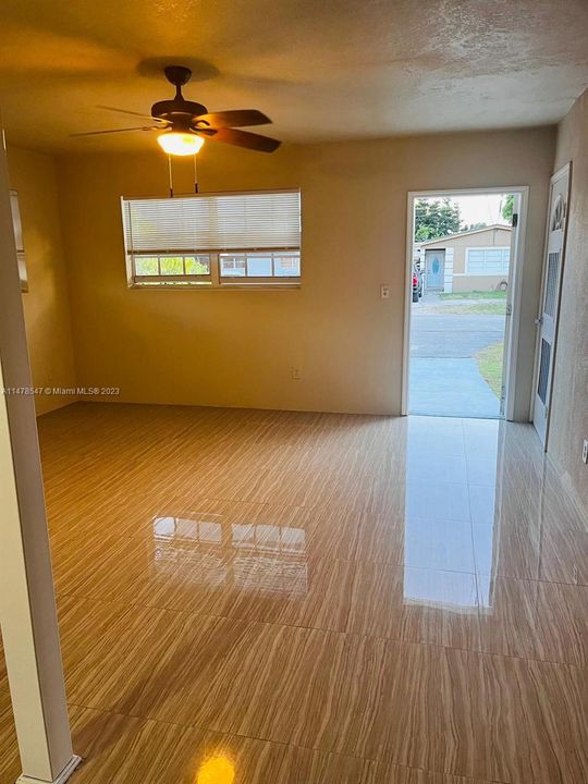 Recently Rented: $2,900 (3 beds, 2 baths, 1218 Square Feet)