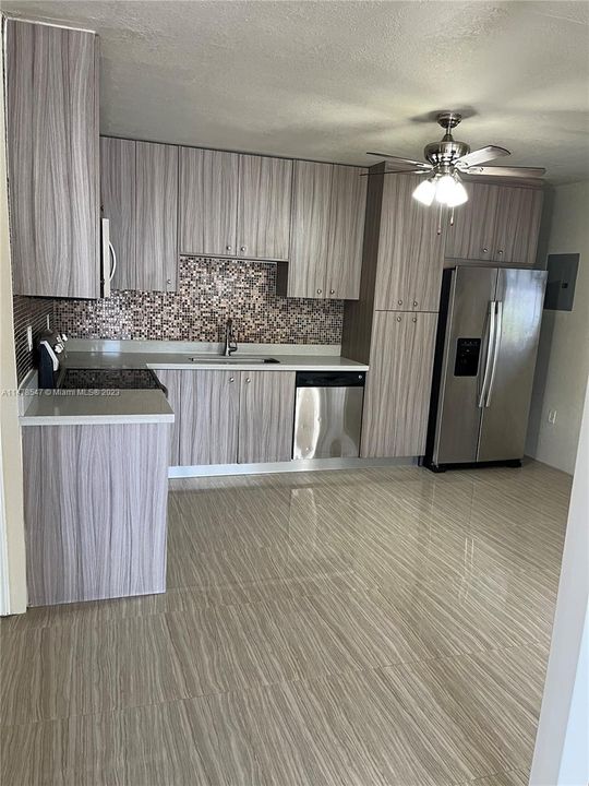 Recently Rented: $2,900 (3 beds, 2 baths, 1218 Square Feet)