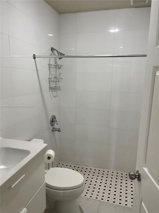 Recently Rented: $2,900 (3 beds, 2 baths, 1218 Square Feet)