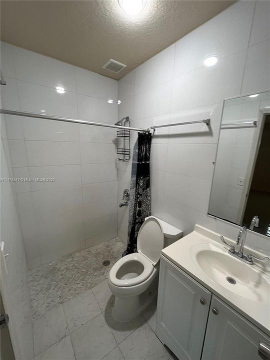 Recently Rented: $2,900 (3 beds, 2 baths, 1218 Square Feet)