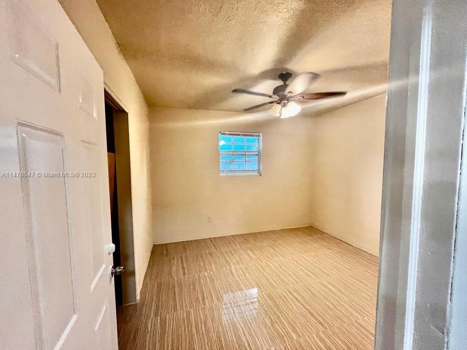 Recently Rented: $2,900 (3 beds, 2 baths, 1218 Square Feet)