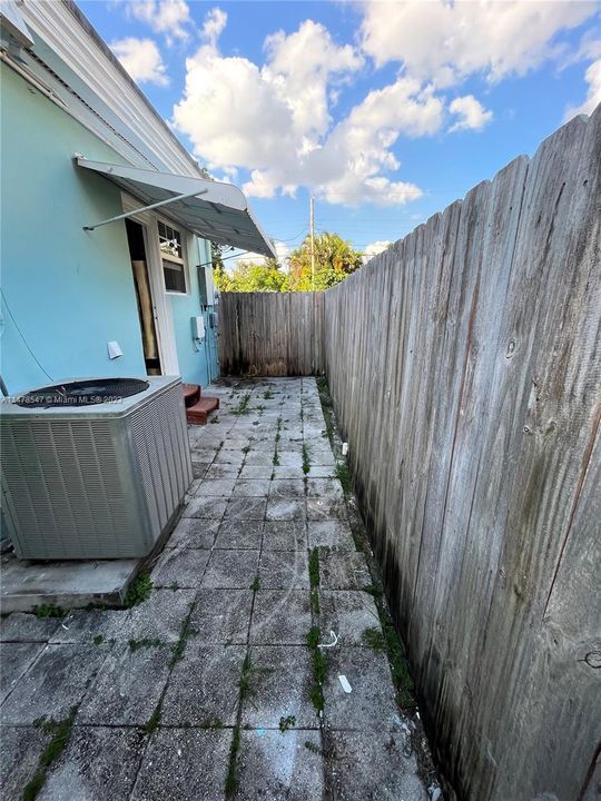 Recently Rented: $2,900 (3 beds, 2 baths, 1218 Square Feet)