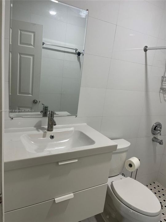 Recently Rented: $2,900 (3 beds, 2 baths, 1218 Square Feet)