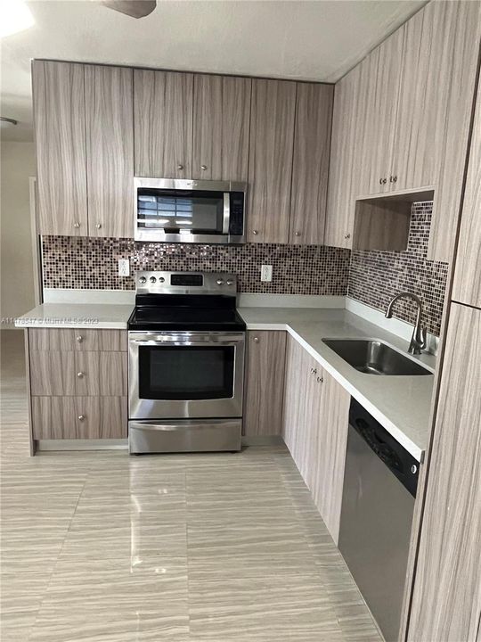 Recently Rented: $2,900 (3 beds, 2 baths, 1218 Square Feet)