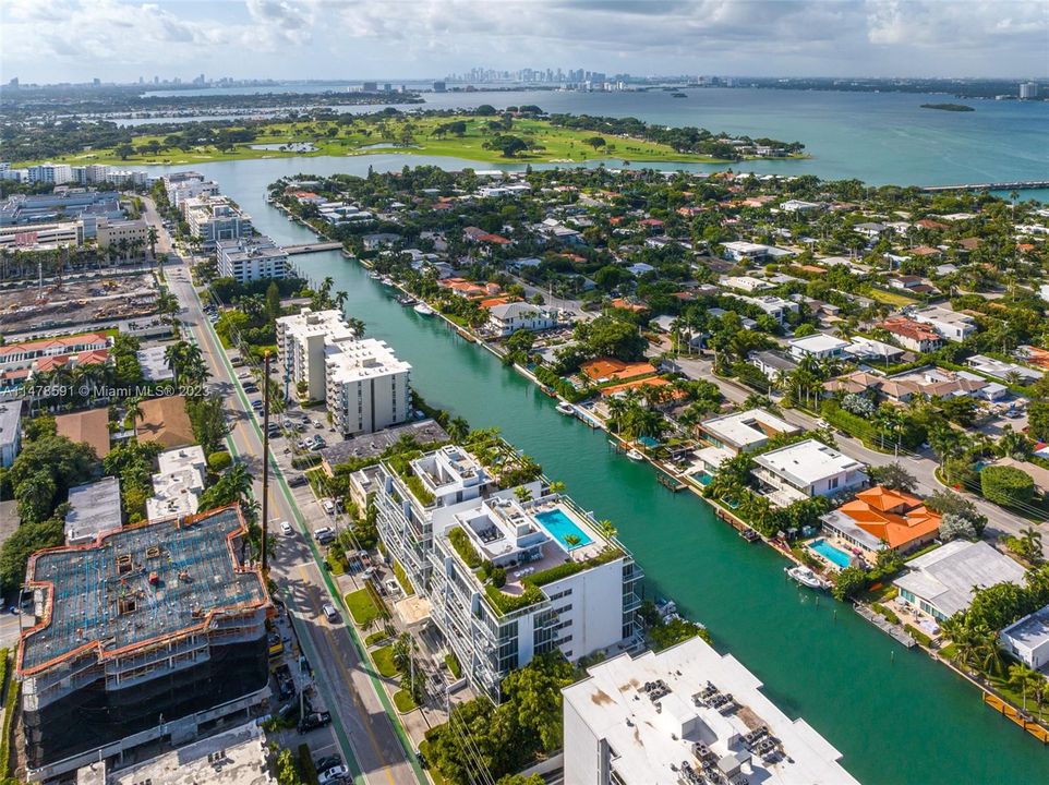 Recently Sold: $1,895,000 (3 beds, 3 baths, 1834 Square Feet)