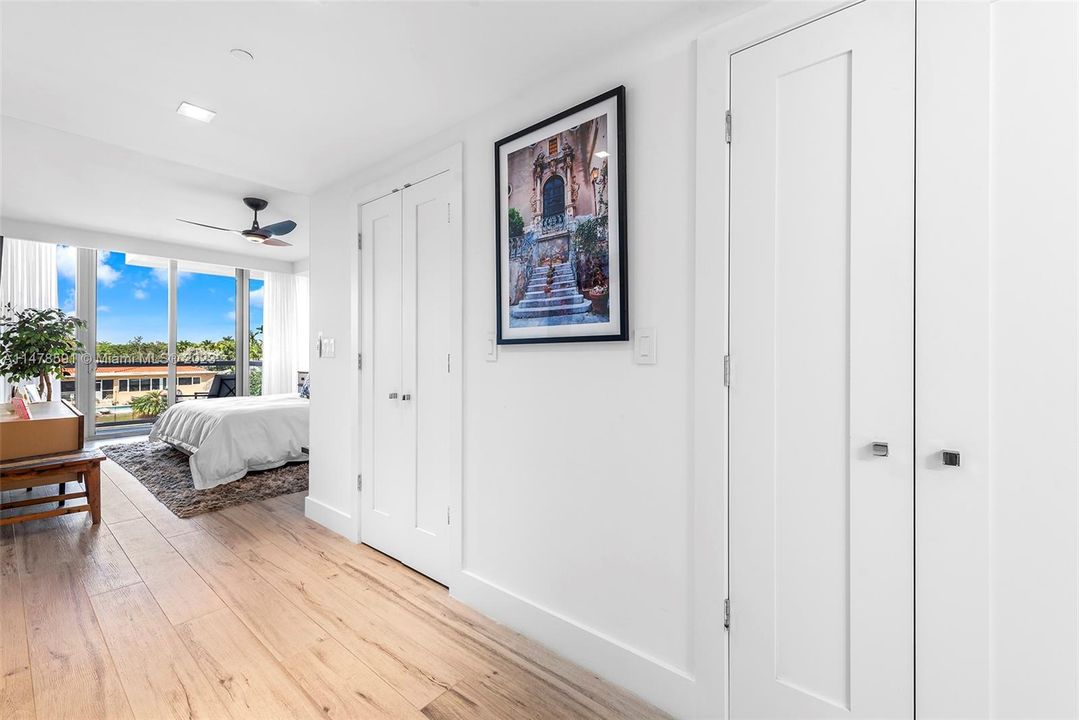 Recently Sold: $1,895,000 (3 beds, 3 baths, 1834 Square Feet)