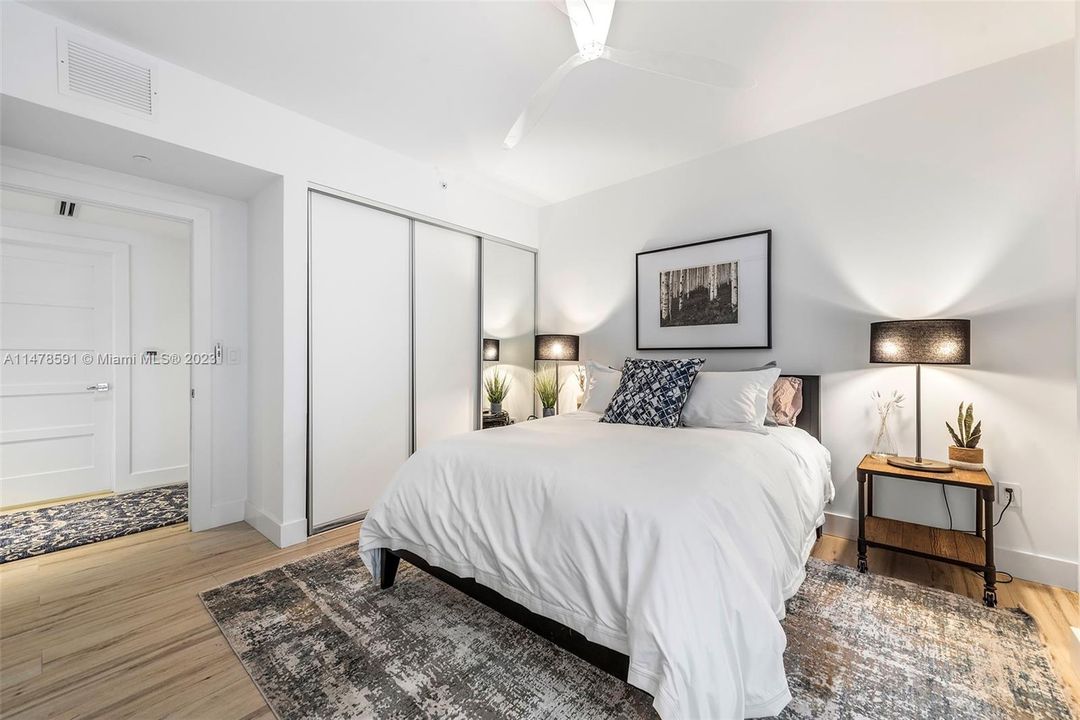 Recently Sold: $1,895,000 (3 beds, 3 baths, 1834 Square Feet)