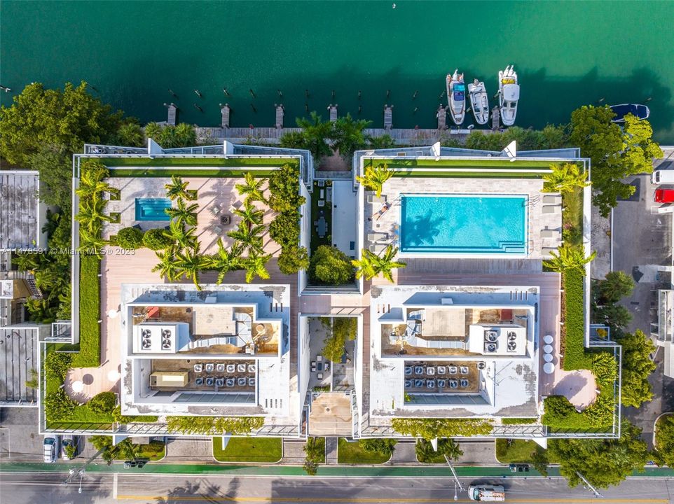 Recently Sold: $1,895,000 (3 beds, 3 baths, 1834 Square Feet)