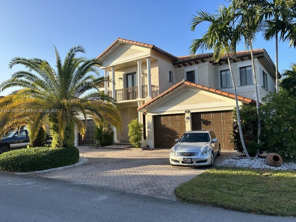 For Sale: $1,450,000 (5 beds, 4 baths, 4717 Square Feet)