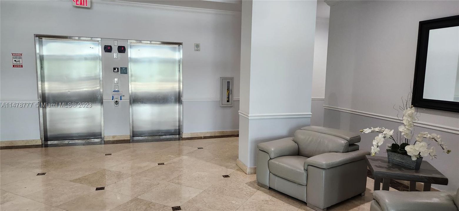 Recently Rented: $2,000 (1 beds, 1 baths, 736 Square Feet)