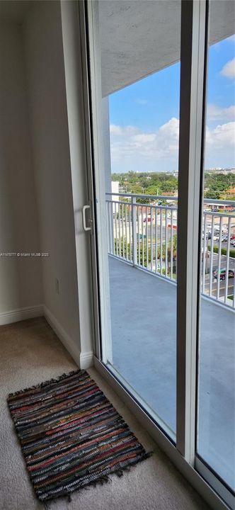 Recently Rented: $2,000 (1 beds, 1 baths, 736 Square Feet)