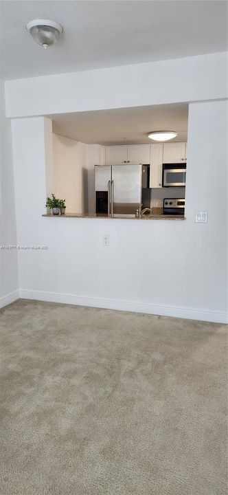 Recently Rented: $2,000 (1 beds, 1 baths, 736 Square Feet)