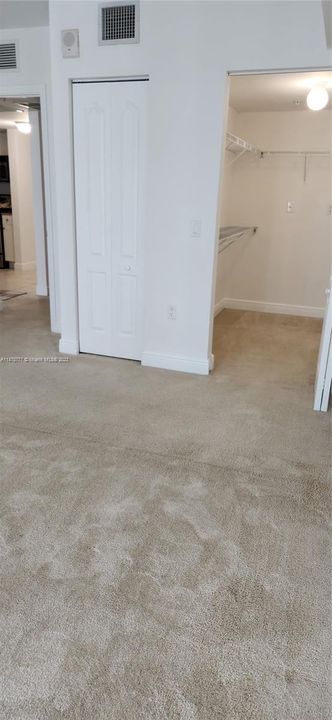 Recently Rented: $2,000 (1 beds, 1 baths, 736 Square Feet)