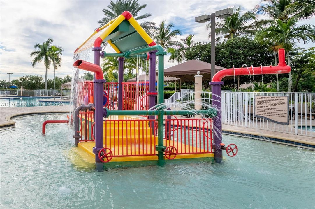 Recently Sold: $645,000 (3 beds, 2 baths, 1420 Square Feet)