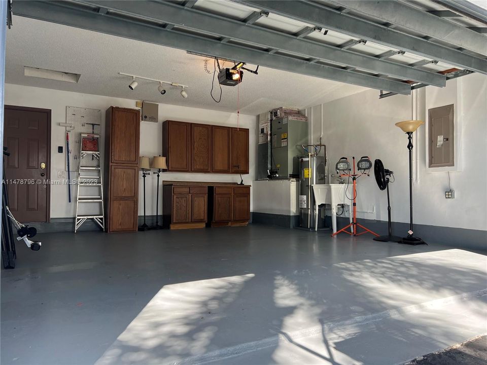 Recently Sold: $645,000 (3 beds, 2 baths, 1420 Square Feet)