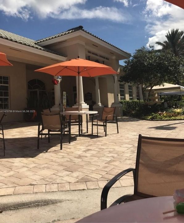 Recently Sold: $645,000 (3 beds, 2 baths, 1420 Square Feet)