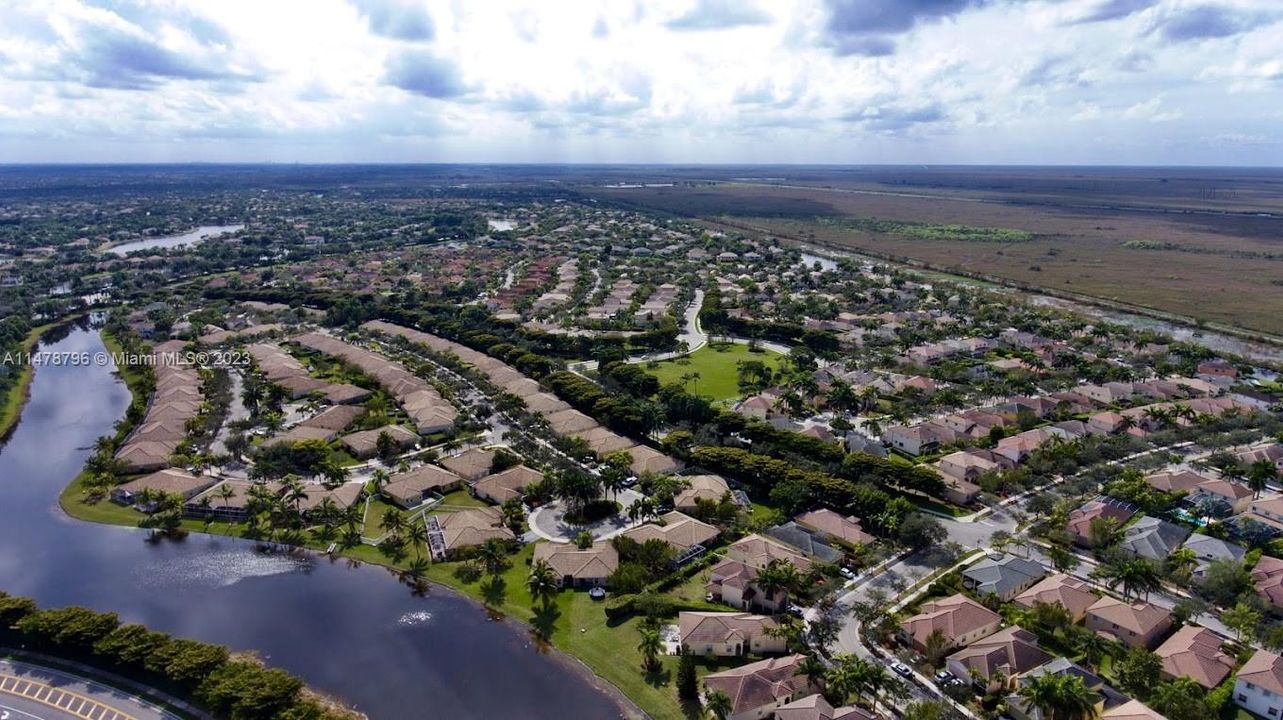 Recently Sold: $645,000 (3 beds, 2 baths, 1420 Square Feet)