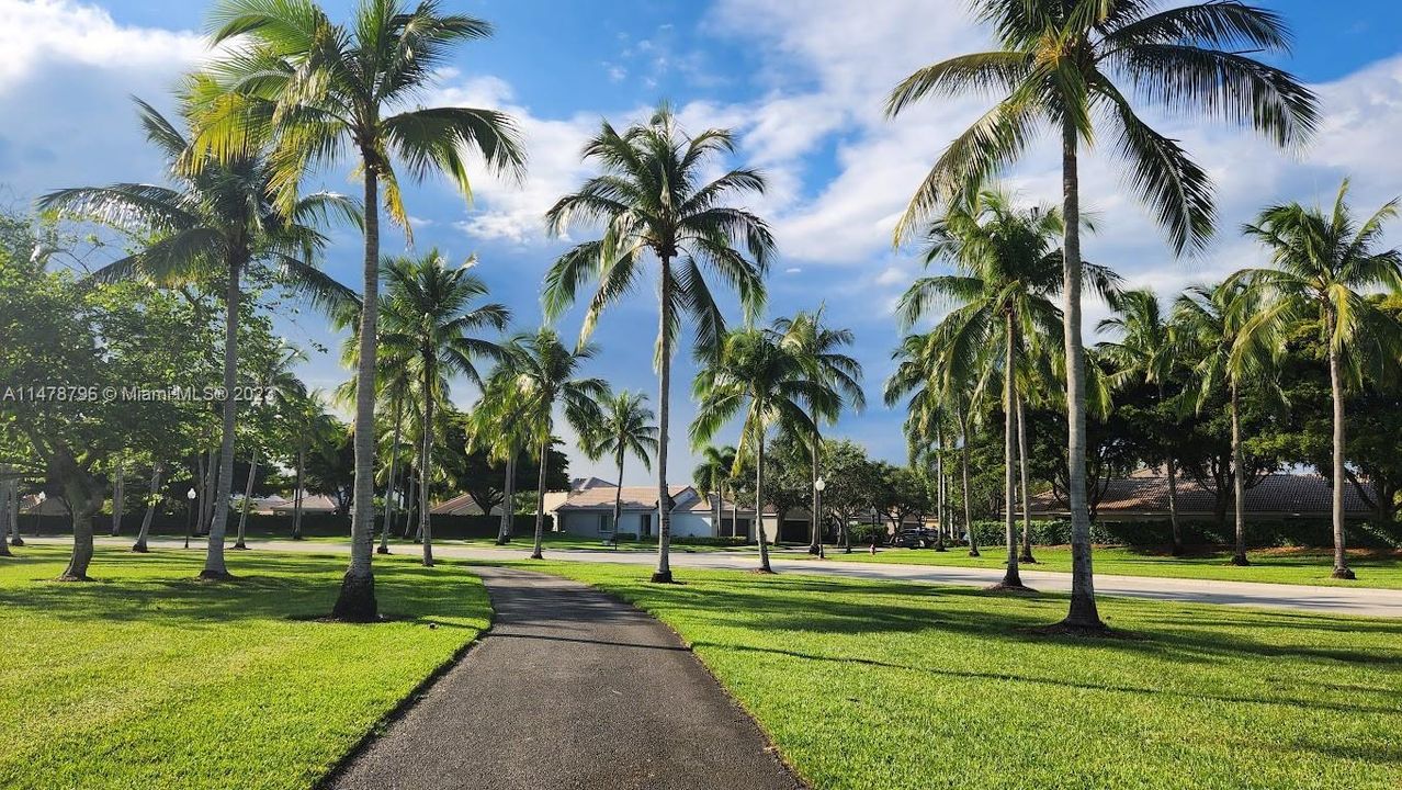 Recently Sold: $645,000 (3 beds, 2 baths, 1420 Square Feet)