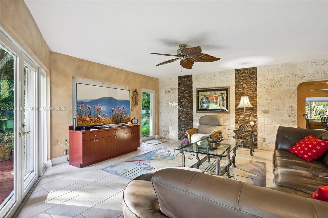 Recently Sold: $2,150,000 (4 beds, 2 baths, 3845 Square Feet)