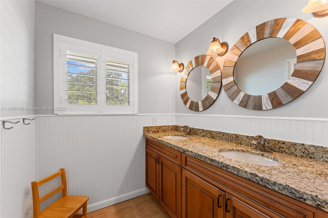 2nd Bathroom