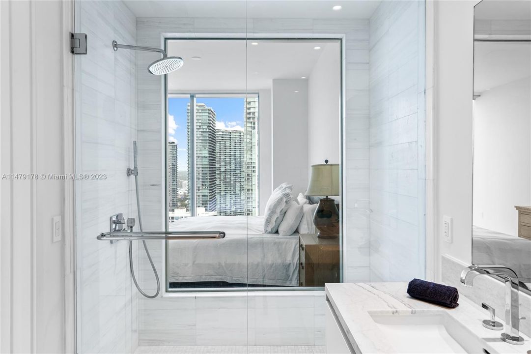 Recently Sold: $1,250,000 (2 beds, 2 baths, 1229 Square Feet)