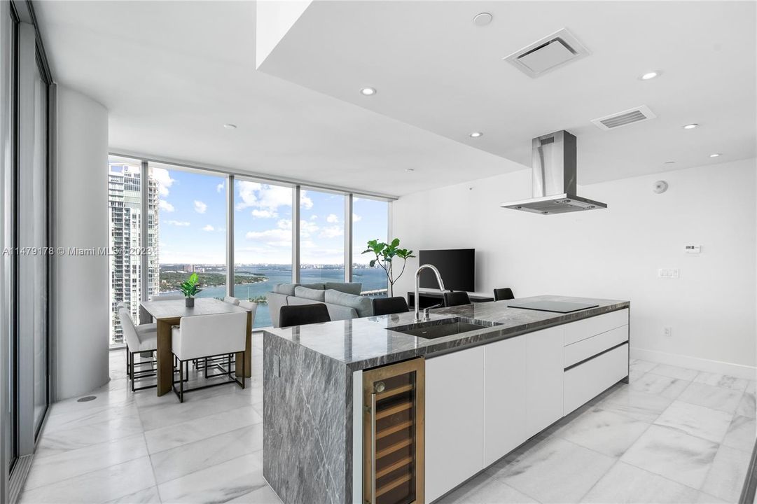 Recently Sold: $1,250,000 (2 beds, 2 baths, 1229 Square Feet)