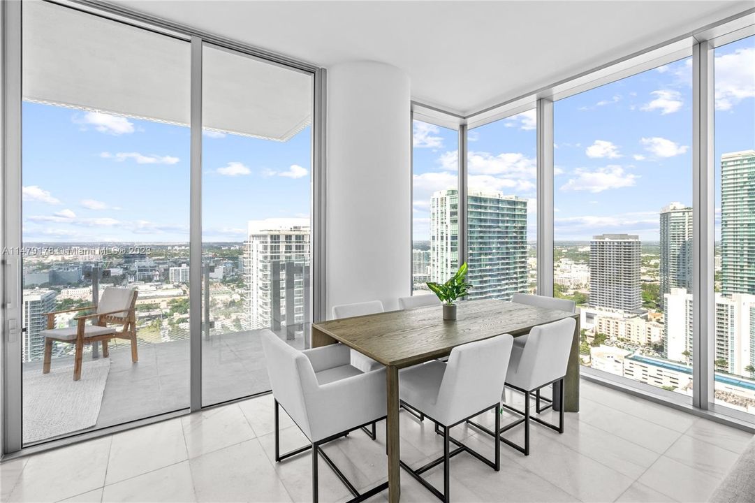 Recently Sold: $1,250,000 (2 beds, 2 baths, 1229 Square Feet)