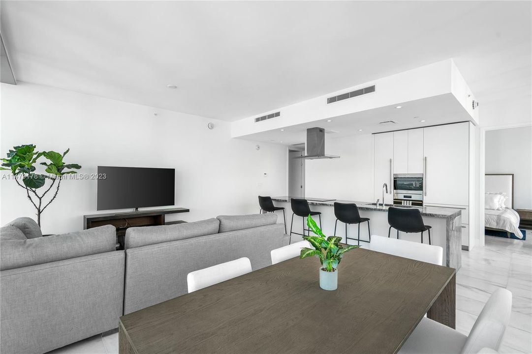 Recently Sold: $1,250,000 (2 beds, 2 baths, 1229 Square Feet)