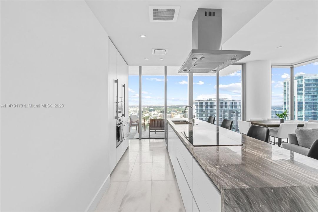 Recently Sold: $1,250,000 (2 beds, 2 baths, 1229 Square Feet)