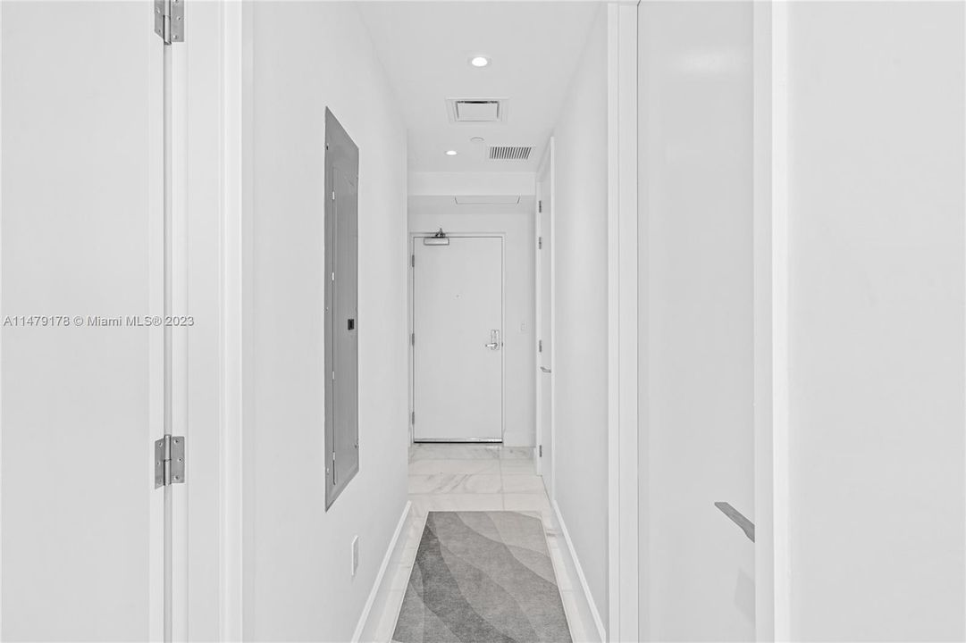 Recently Sold: $1,250,000 (2 beds, 2 baths, 1229 Square Feet)