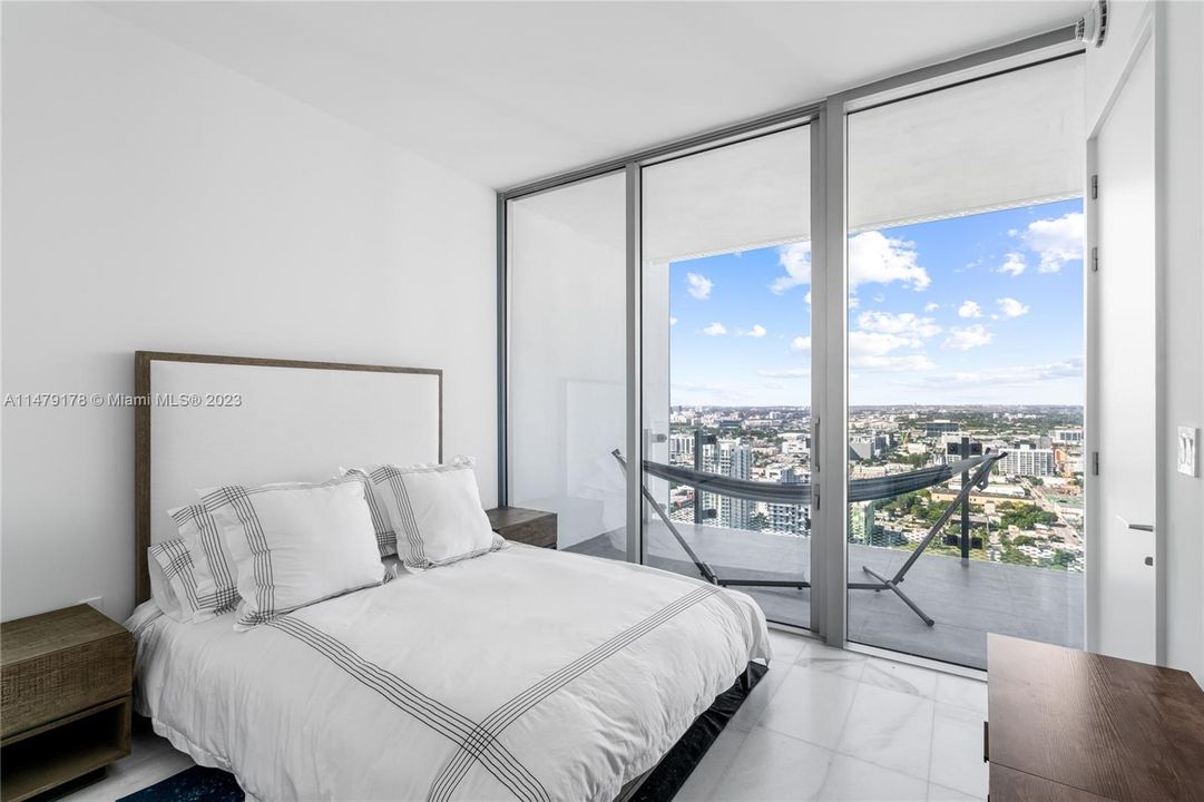 Recently Sold: $1,250,000 (2 beds, 2 baths, 1229 Square Feet)