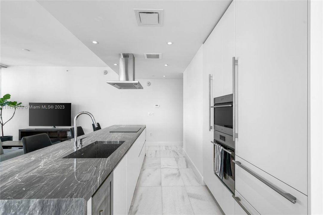 Recently Sold: $1,250,000 (2 beds, 2 baths, 1229 Square Feet)