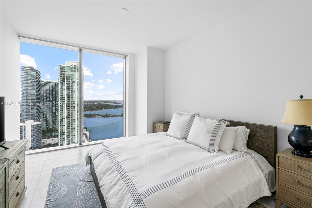 Recently Sold: $1,250,000 (2 beds, 2 baths, 1229 Square Feet)