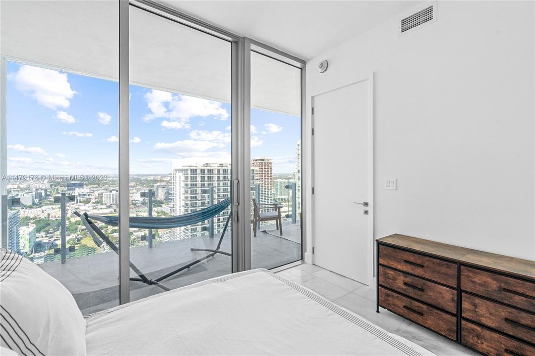 Recently Sold: $1,250,000 (2 beds, 2 baths, 1229 Square Feet)