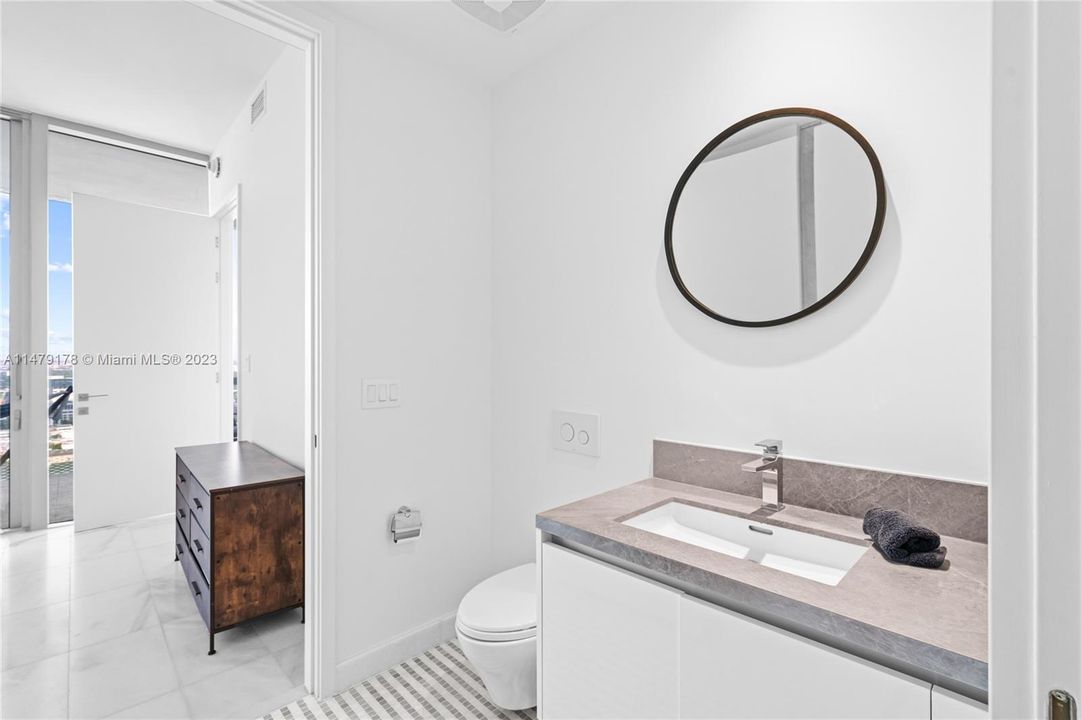 Recently Sold: $1,250,000 (2 beds, 2 baths, 1229 Square Feet)