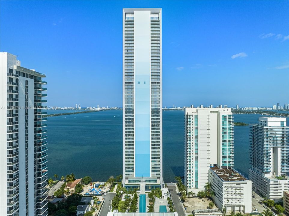 Recently Sold: $1,250,000 (2 beds, 2 baths, 1229 Square Feet)