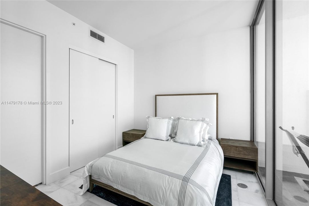 Recently Sold: $1,250,000 (2 beds, 2 baths, 1229 Square Feet)