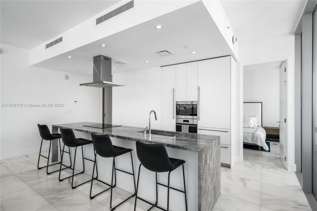 Recently Sold: $1,250,000 (2 beds, 2 baths, 1229 Square Feet)