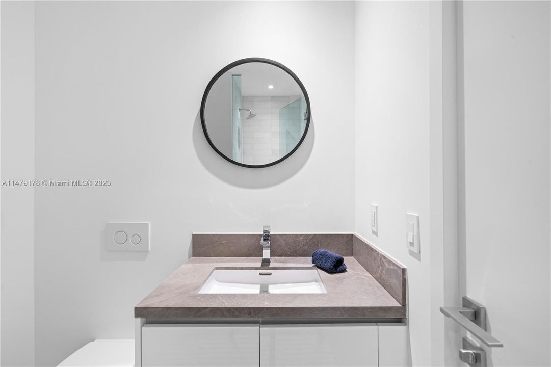 Recently Sold: $1,250,000 (2 beds, 2 baths, 1229 Square Feet)