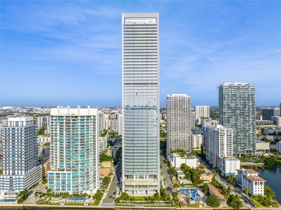 Recently Sold: $1,250,000 (2 beds, 2 baths, 1229 Square Feet)